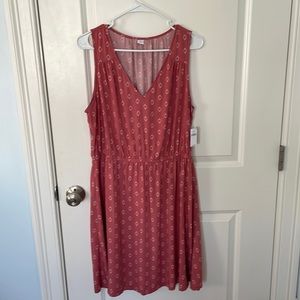 Old Navy Pink Geo Patterned Waist-Defined V-Neck Dress